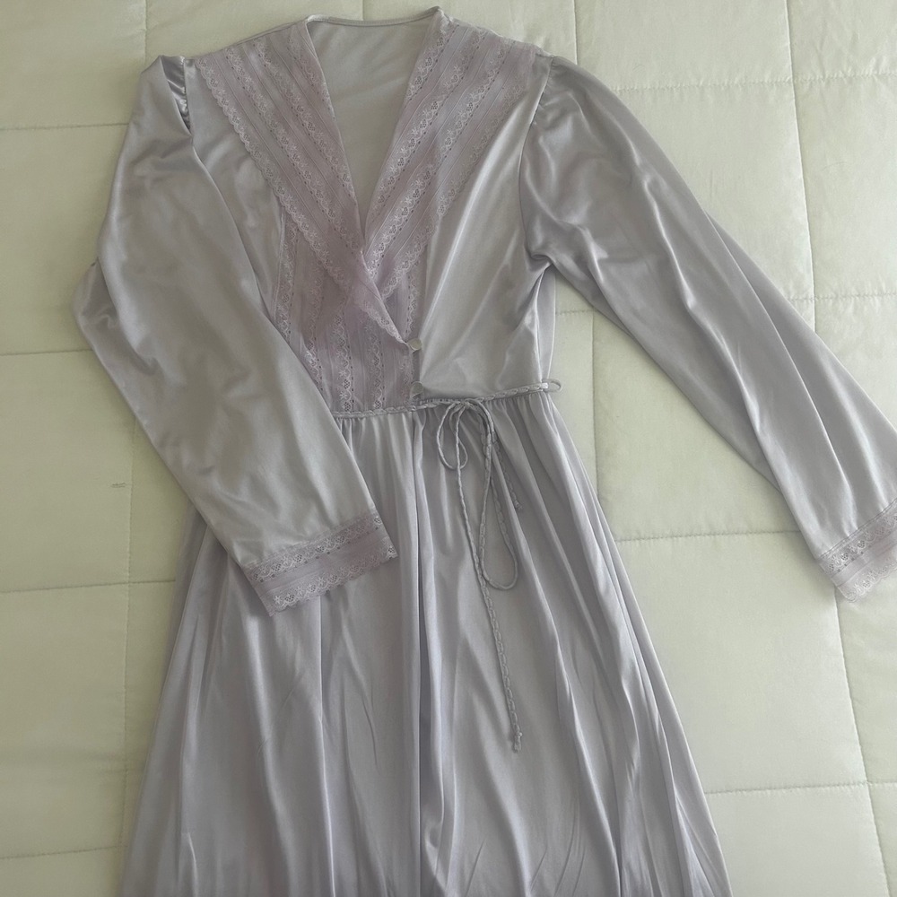 Gilead Vintage Lavender Lace Trim Nylon Robe Nightgown Romantic Old Money Fairy